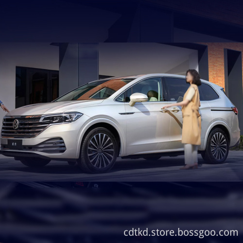 عالي الأداء سريع الشحن 2.0T 220HP L4 VW VILORAN 5 أبواب 7 مقاعد سيارات البنزين MPV سيارة الصين للبيع